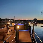 La Dolce Vita House Boat Botel