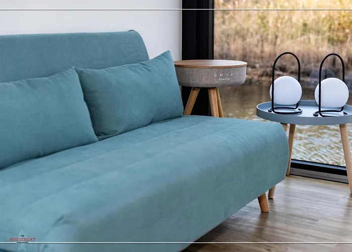 La Dolce Vita House Boat Hotel en barco