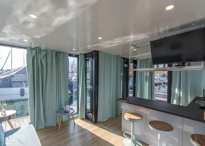 Hotel en barco La Dolce Vita House Boat