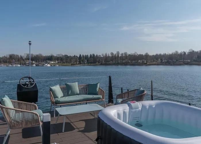 Botel La Dolce Vita House Boat Lisanza